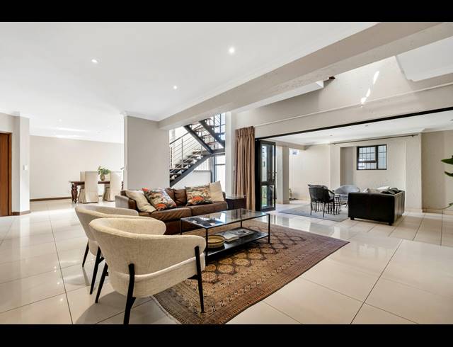4 BEDROOM HOUSE FOR SALE IN HYDE PARK